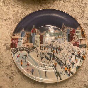 One Anthropologie 2023 Holiday in the City --New York plate